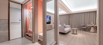 Mercure Chongqing Times Paradise Walk