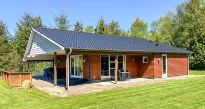 4 bedroom gorgeous home in Farsø
