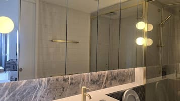 Shower, soap, shampoo, toilet paper