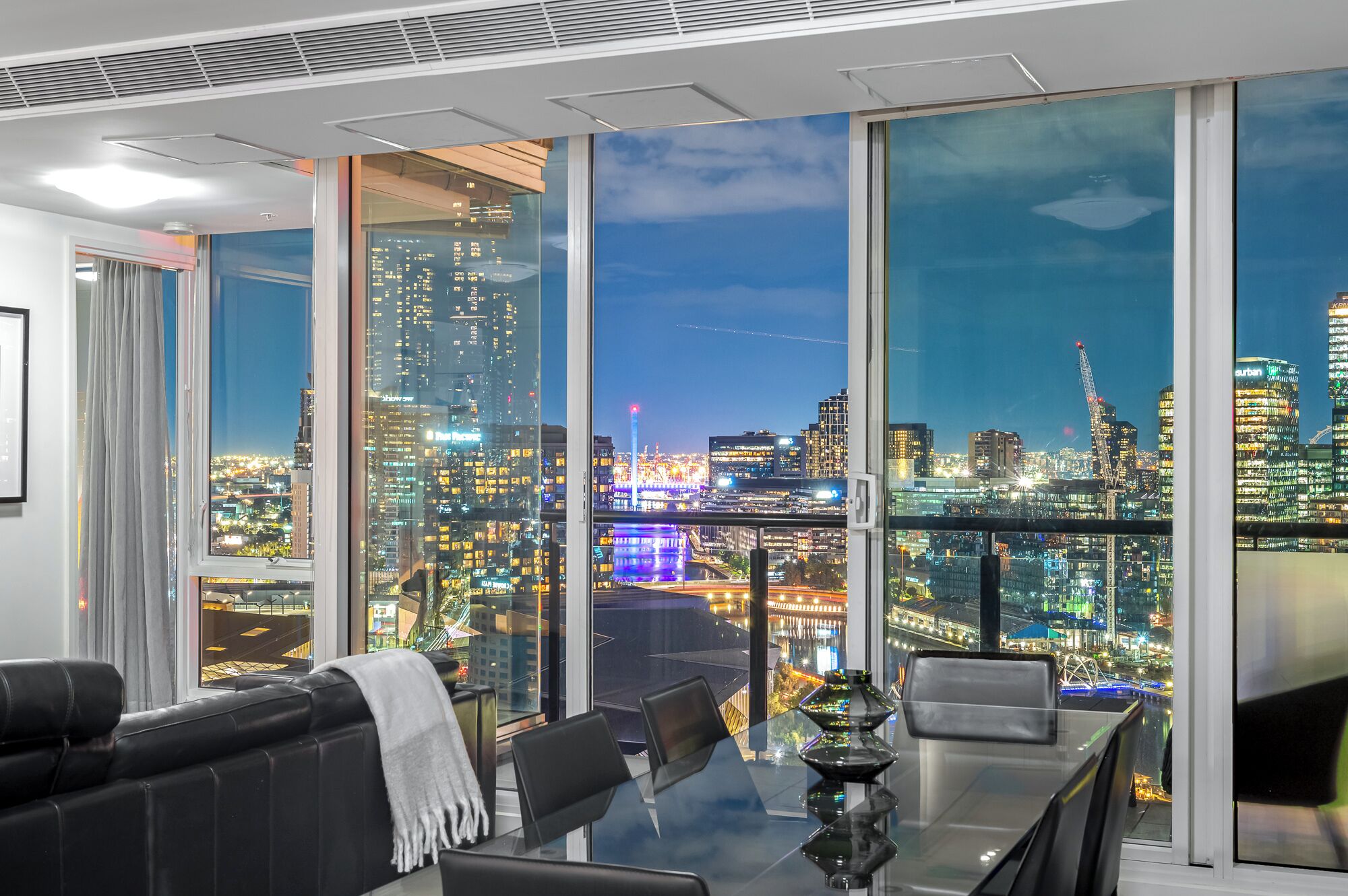 Deluxe Apartment, Balcony, River View | In-room dining