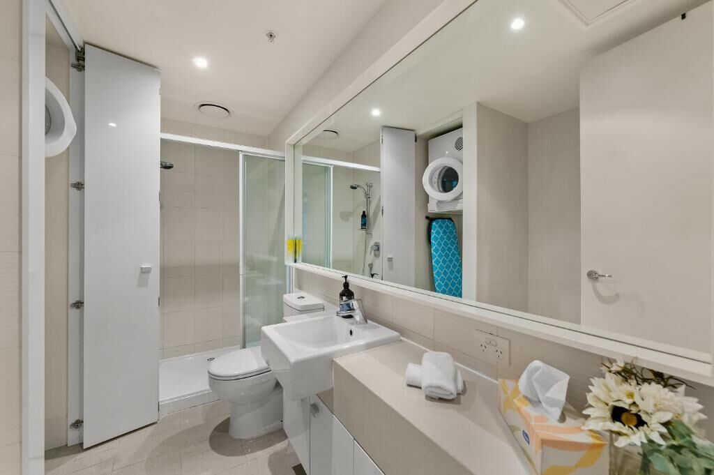Deluxe Apartment, Balcony, City View | Bathroom