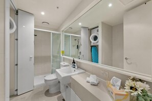 Deluxe-Apartment, Balkon, Stadtblick | Badezimmer