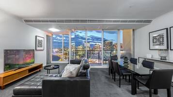 Deluxe Apartment, Balcony, River View | Living area