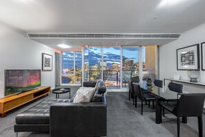 Deluxe Apartment, Balcony, River View | Living area - Exclusive Stays - Vue Grande (Southbank)