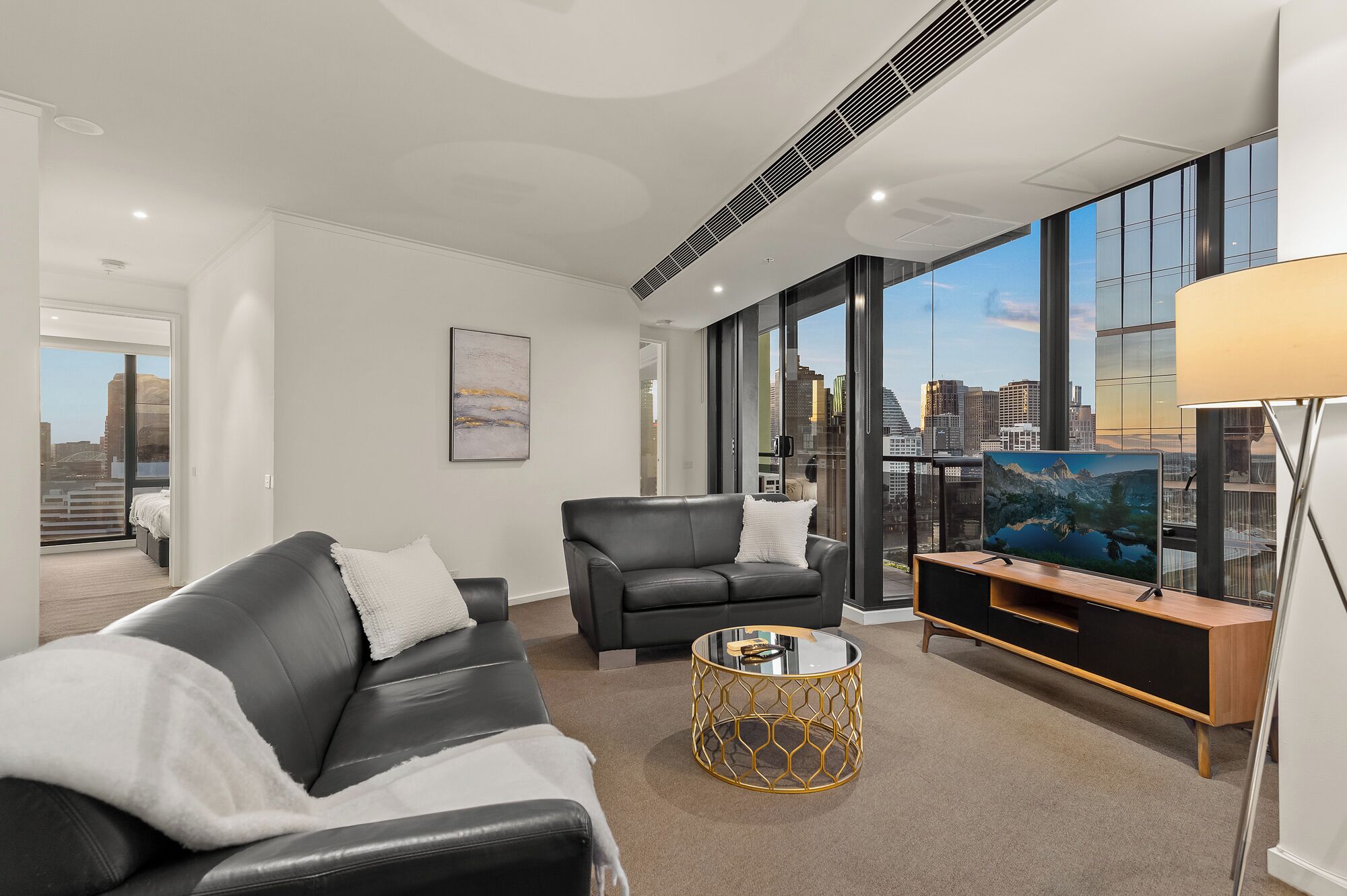 Deluxe Apartment, Balcony, City View | Living area