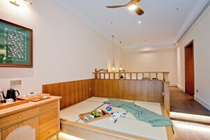 Comfort Twin Room, Hill View | Laptop workspace, blackout drapes, soundproofing, free WiFi