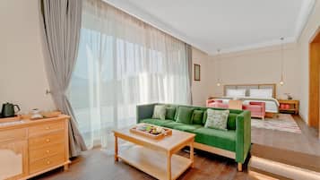 Laptop workspace, blackout curtains, soundproofing, free WiFi
