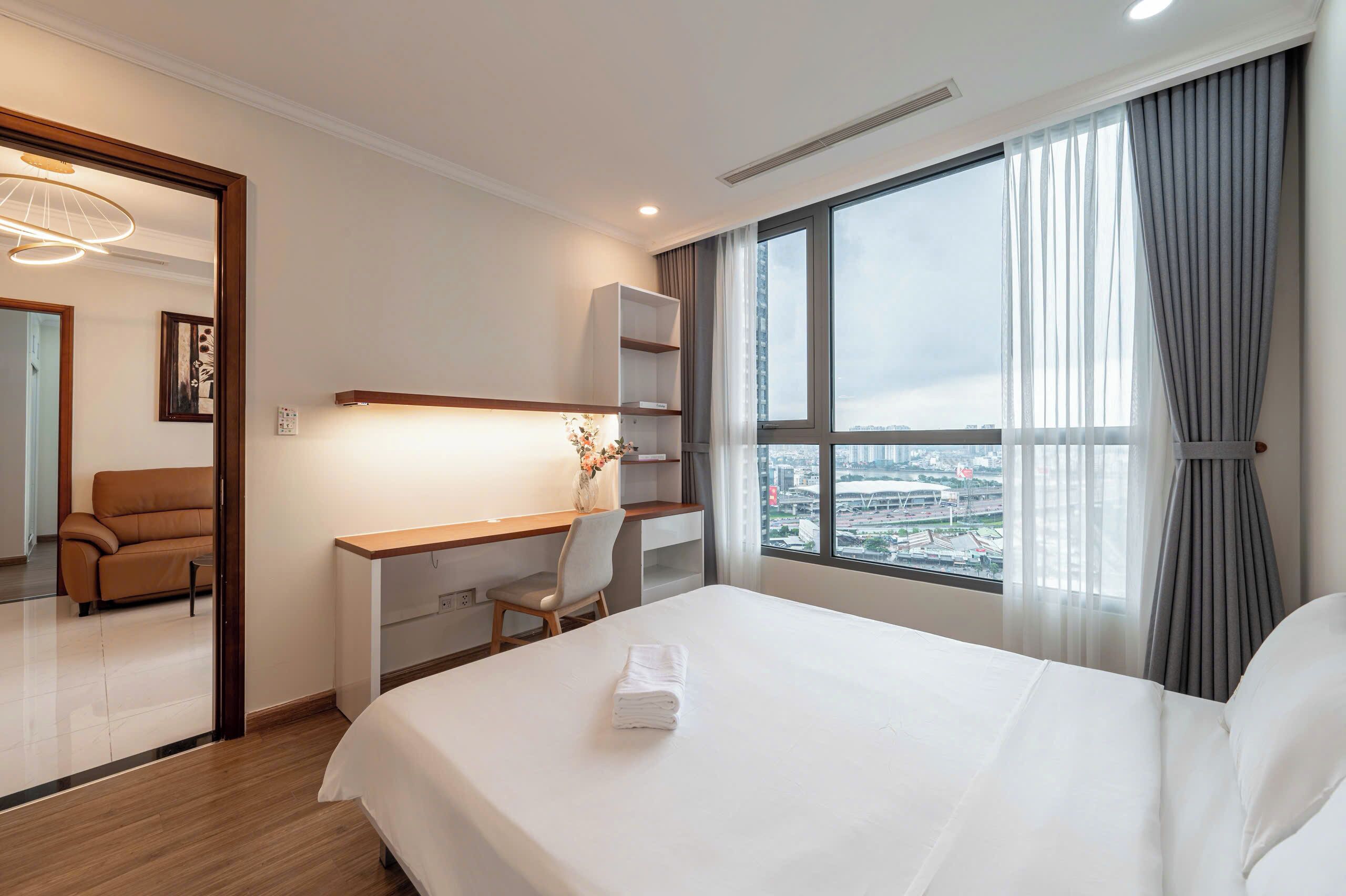 Apartamento, 3 quartos, sacada, vista para a cidade | Escrivaninha, Wi-Fi de cortesia