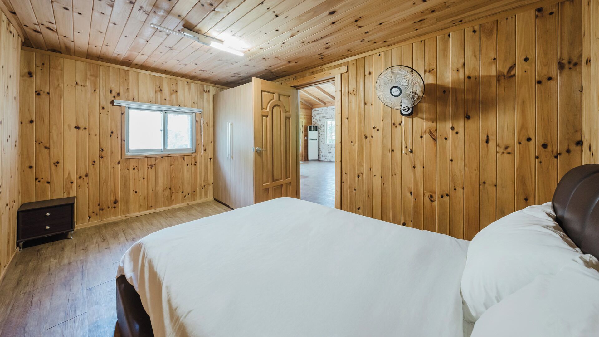 基础客房, 2 间卧室 (Elimchae (Private House)) | 1  多间卧室、免费 WiFi