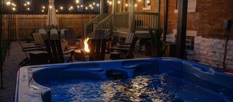 Luxe-Hot Tub-Game Room-Fire Pit-Big Yard-5 min to Downtown and OTR