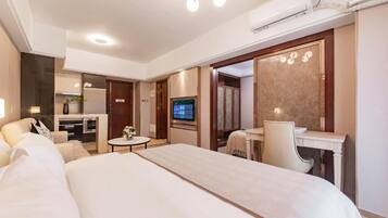 Kamar Twin Eksekutif, 2 Tempat Tidur Queen, balkon, pemandangan kota | Tirai kedap cahaya, kedap suara, setrika/meja setrika, dan Wi-Fi gratis