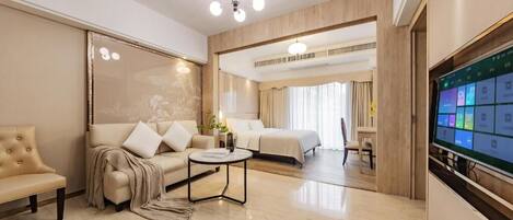 Suite supĂ©rieure, 1 grand lit, balcon | Rideaux dâobscurcissement, systĂšme dâinsonorisation