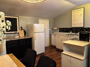 Private kitchen - Full private house|hospital|college|university|prime location|vacation stay (Thunder Bay)