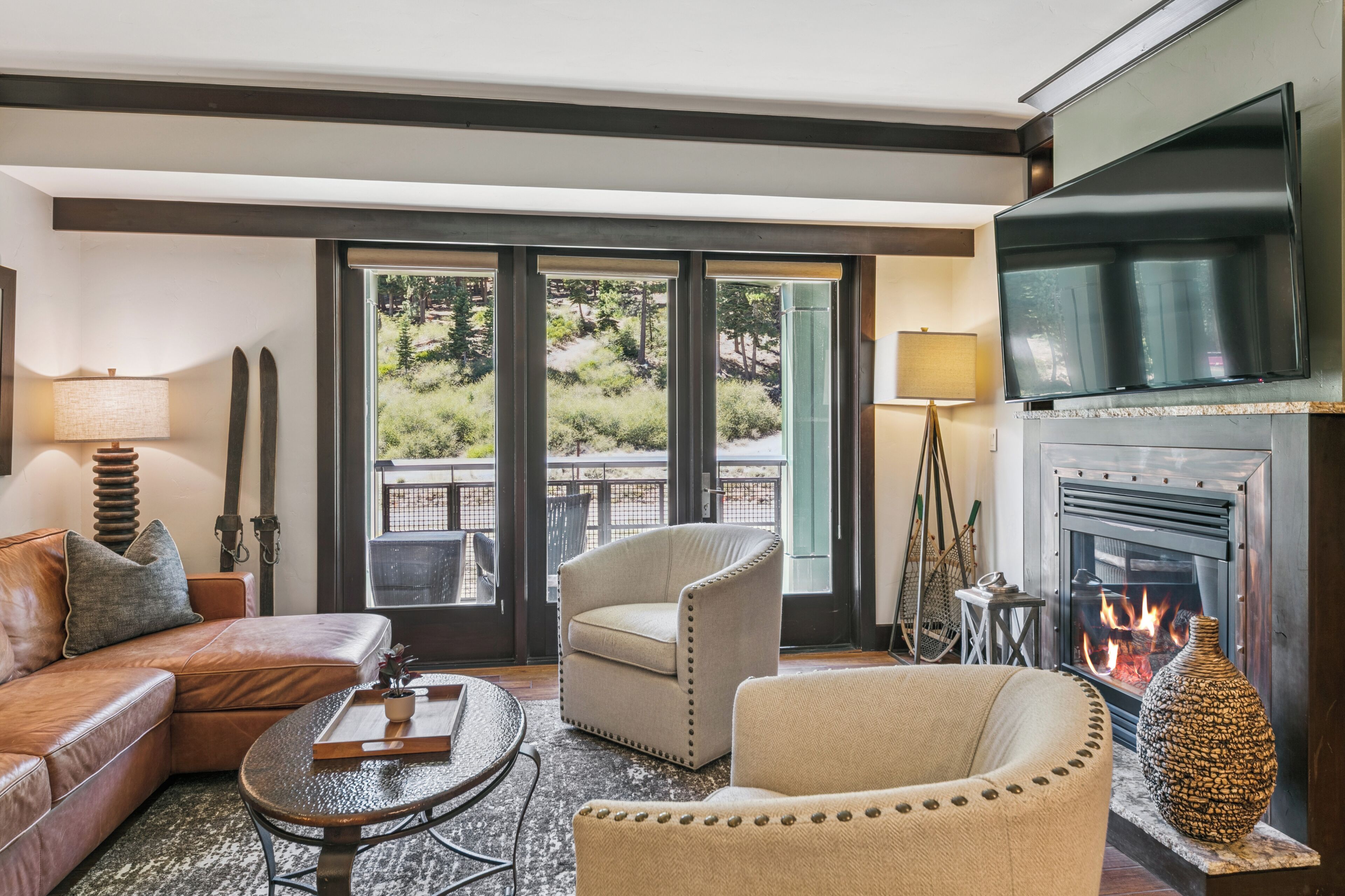 Luxury Condo, 2 Bedrooms, Mountain View, Slope side