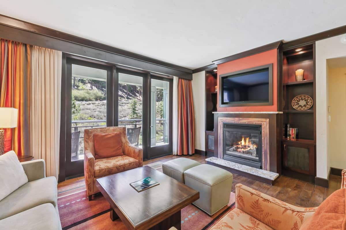 Luxury Condo, 2 Bedrooms, Mountain View, Slope side | Egyptian cotton sheets, premium bedding, down comforters