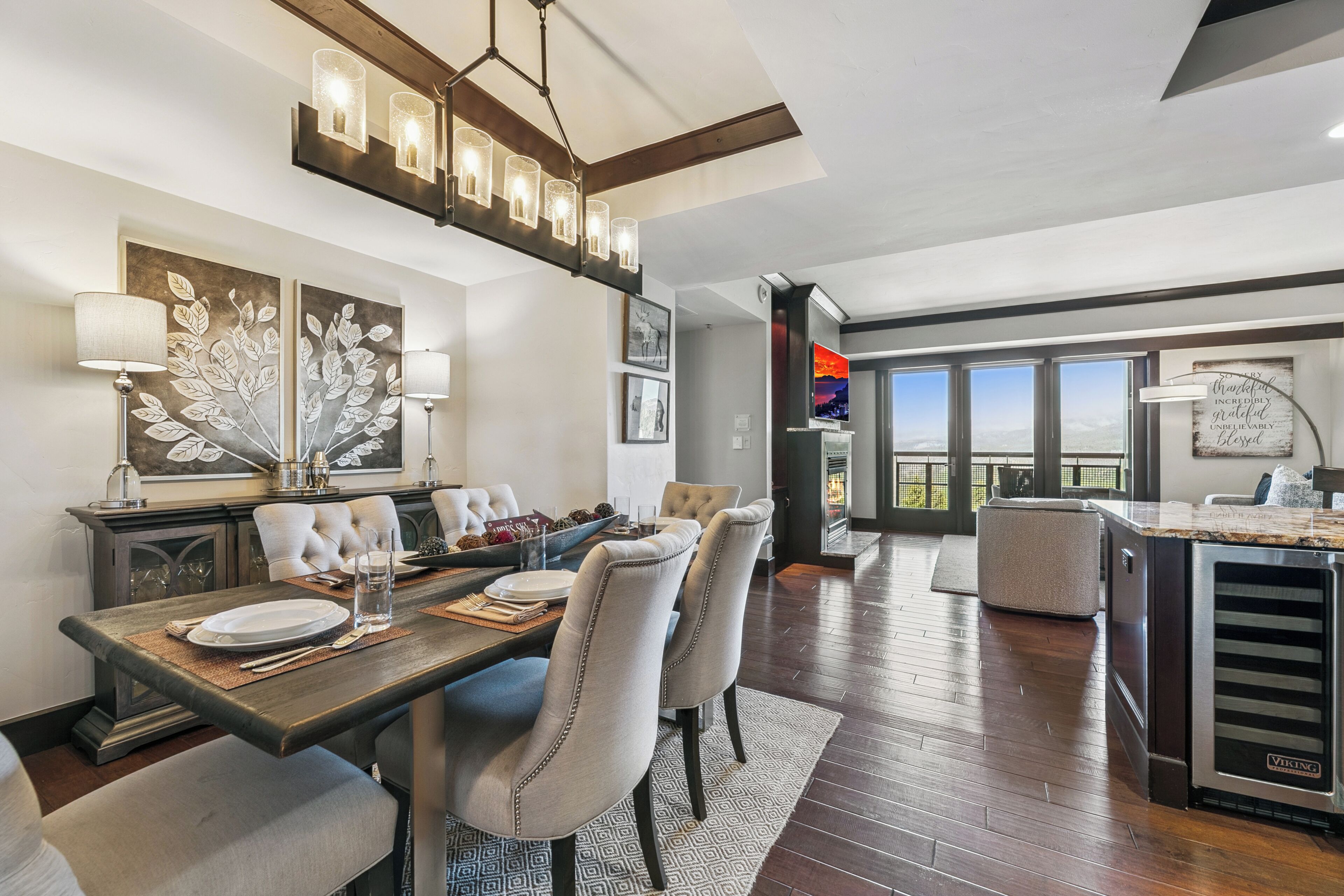 Appartamento Luxury, 3 camere da letto, vista valle, lato piste | Cucina privata | Frigorifero con congelatore, microonde, forno, piano cottura