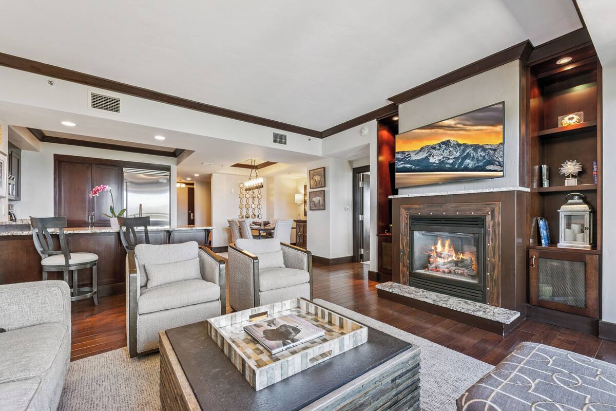 Luxury Condo, 3 Bedrooms, Valley View, Slope side | Egyptian cotton sheets, premium bedding, down comforters