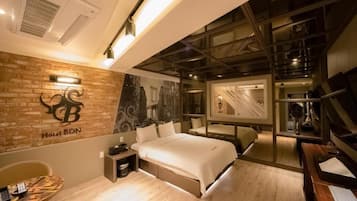 Deluxe Room | Desk, free WiFi, wheelchair access