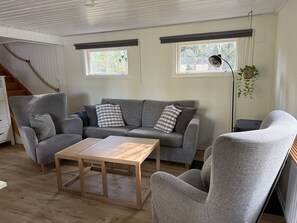 Living area - Vrbo Property (Vena)