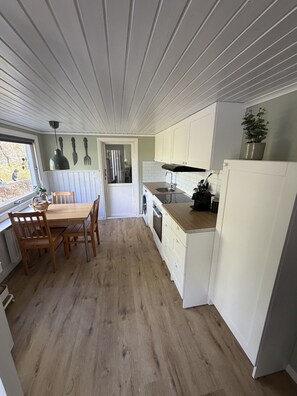 Private kitchen - Vrbo Property (Vena)