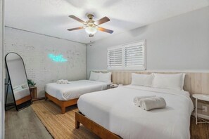 3 habitaciones, tabla de planchar con plancha, wifi y ropa de cama 