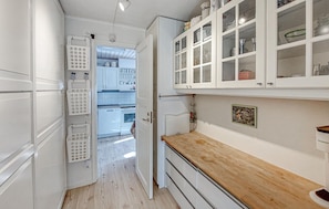Fridge, microwave, oven, stovetop - Stunning home in Diö with WiFi (Diö)
