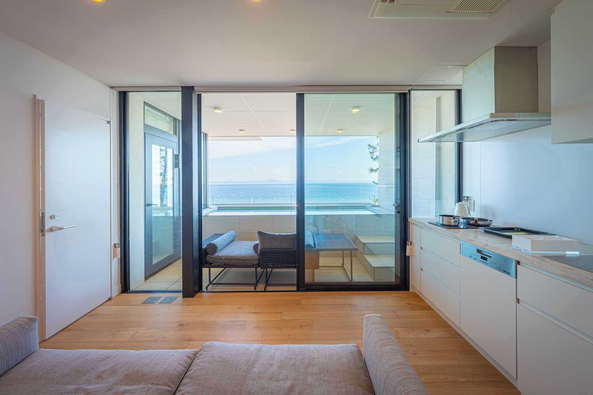 Superior Twin Room, Private Pool, Sea View | Free WiFi, bed sheets