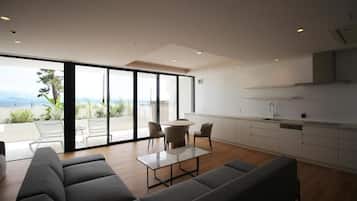 Luxury Suite, Private Pool, Sea View | Living area