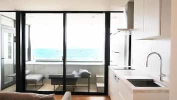 Superior Twin Room, Private Pool, Sea View | Interior