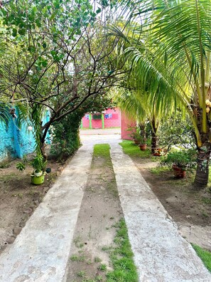 Property grounds - Rancho Maria Your Exclusive Ranch on the Beach (La Libertad)