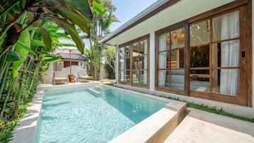 Kolam renang outdoor