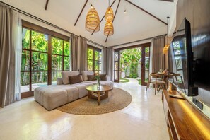 Vila Eksklusif, pemandangan kolam renang | Area keluarga | Smart TV 50-inci dengan saluran TV digital