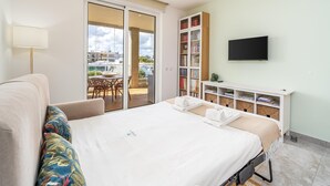 1 bedroom, iron/ironing board, Internet, bed sheets - Luxury Suite with Pool, Near Ponta da Piedade (Lagos)