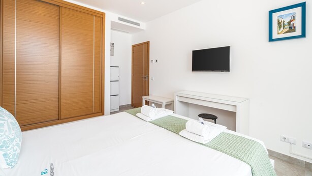 1 bedroom, iron/ironing board, Internet, bed sheets - Luxury Suite with Pool, Near Ponta da Piedade (Lagos)