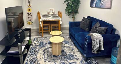 Room-cozy Private Suite Near Stoney & De