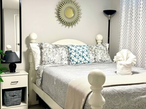 Room, 1 Bedroom - Room-cozy Private Suite Near Stoney & De (Calgary)