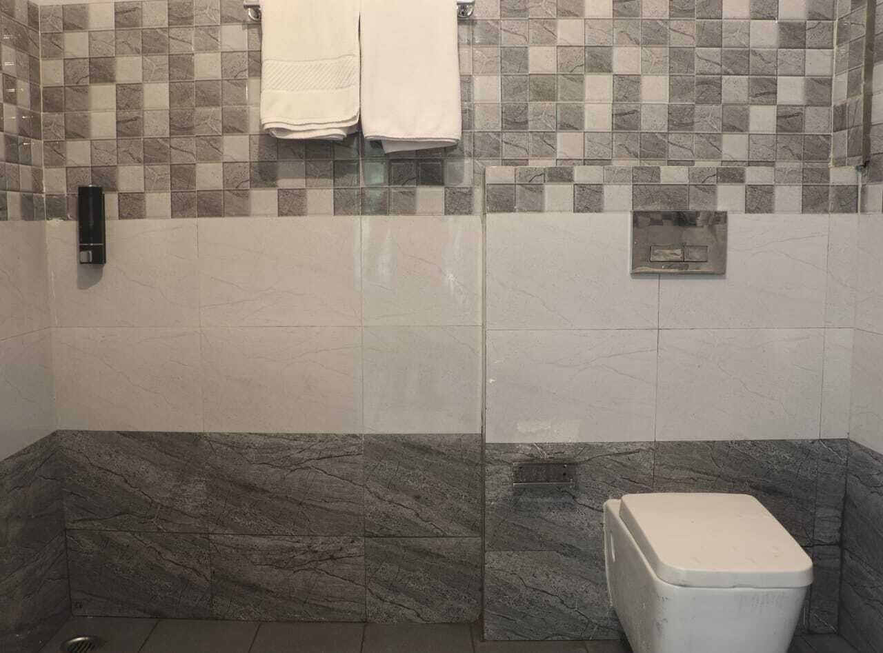 Family Room | Bathroom | Towels, soap, shampoo