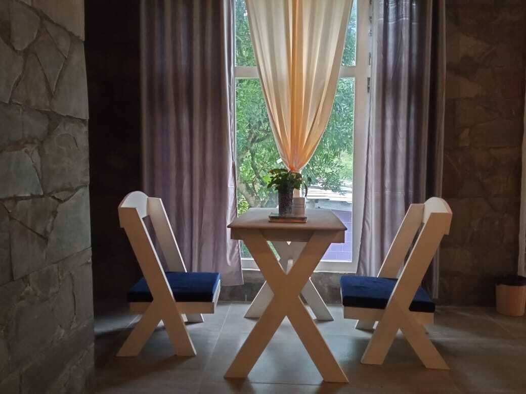 Cottage | Dining