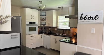 Discover Houston’s beauty from comfortable Pet friendly Room free breakfast pool