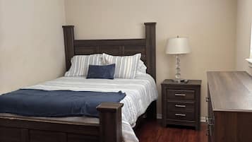 Iron/ironing board, free WiFi, bed sheets