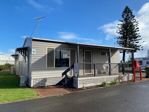 Basic Cabin, Balcony | Exterior