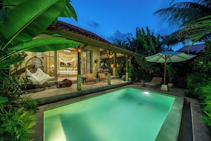 3 piscinas al aire libre
