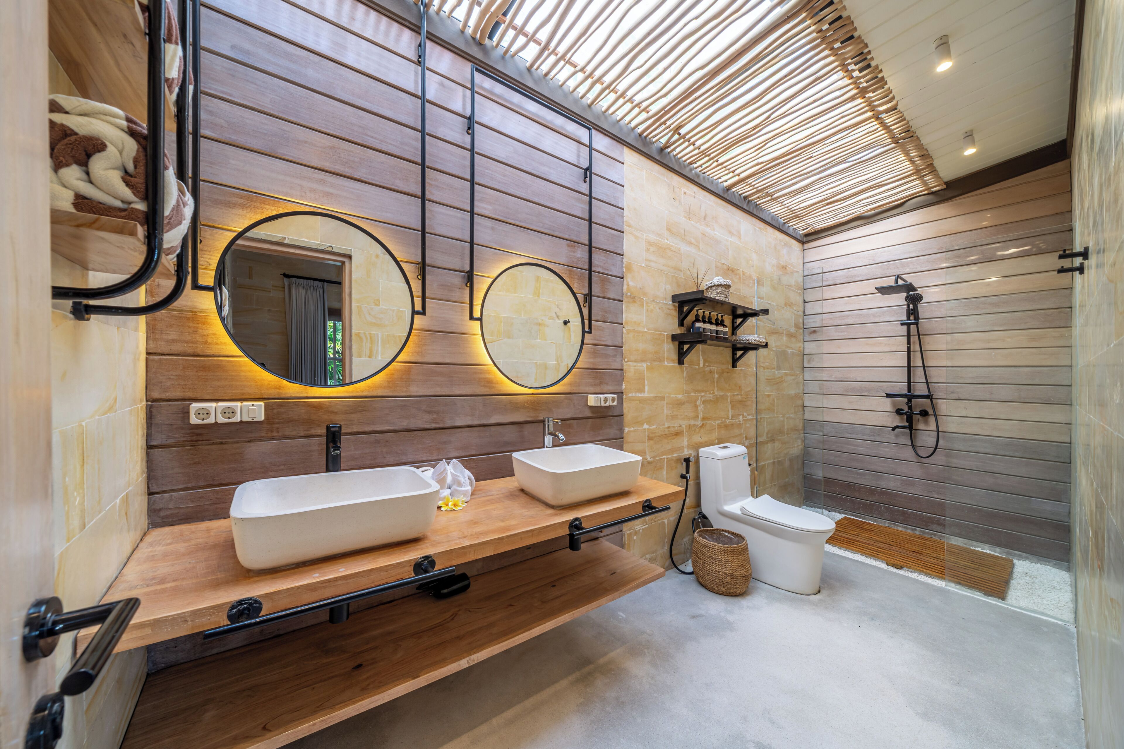 Exclusive Villa, Pool View | Bathroom