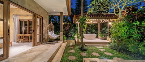 Villa exclusive, vue sur la piscine | Terrasse/patio