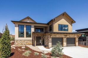 Exterior - Luxury Ski Estate | Free Shuttle | Jordanelle Views (Heber City)