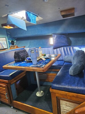 Dining - Art filled cozy boat perfect for two, Access to pool and Walkable to beach, etc. (Fort Lauderdale)