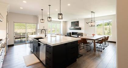 Park City Jordanelle Home | 5BR | Hot Tub | Pets