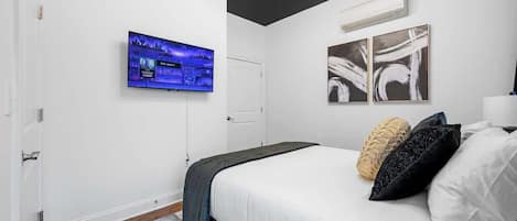 Iron/ironing board, travel cot, WiFi, bed sheets