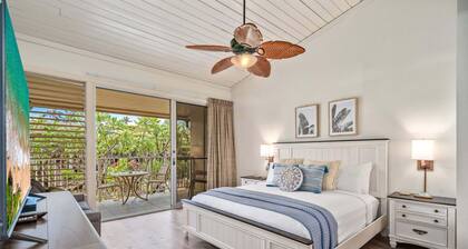 Napili Shores D-232 - Upper Level Renovated Studio at Koi Pond, Wi-Fi & Split AC