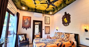 In-room safe, desk, laptop workspace, blackout curtains - PATTAYA LAND - You Only Live Once (Pattaya)